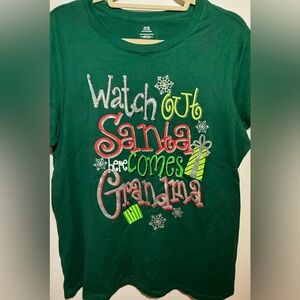 NWTs “Watch Out Santa Here Comes Grandma” green t-shirt. Size XL(16-18).